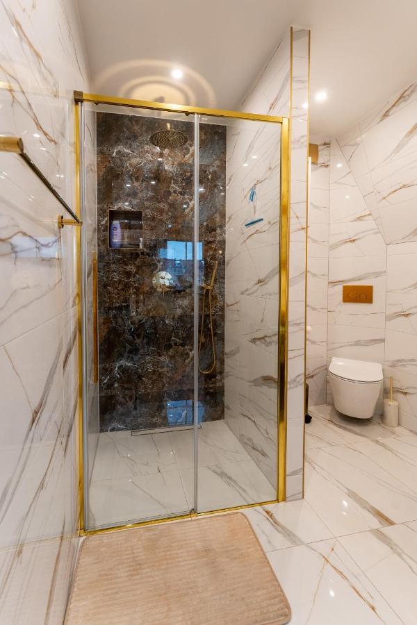 Apartament Zloty Jelonek - 4 Osobowy Na Placu Ratuszowym - Space Apart Еленя-Гура Экстерьер фото