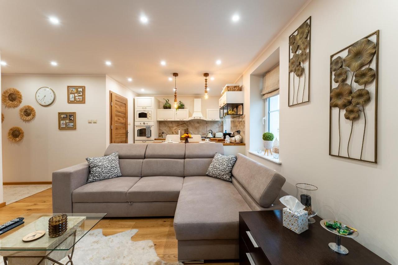 Apartament Zloty Jelonek - 4 Osobowy Na Placu Ratuszowym - Space Apart Еленя-Гура Экстерьер фото