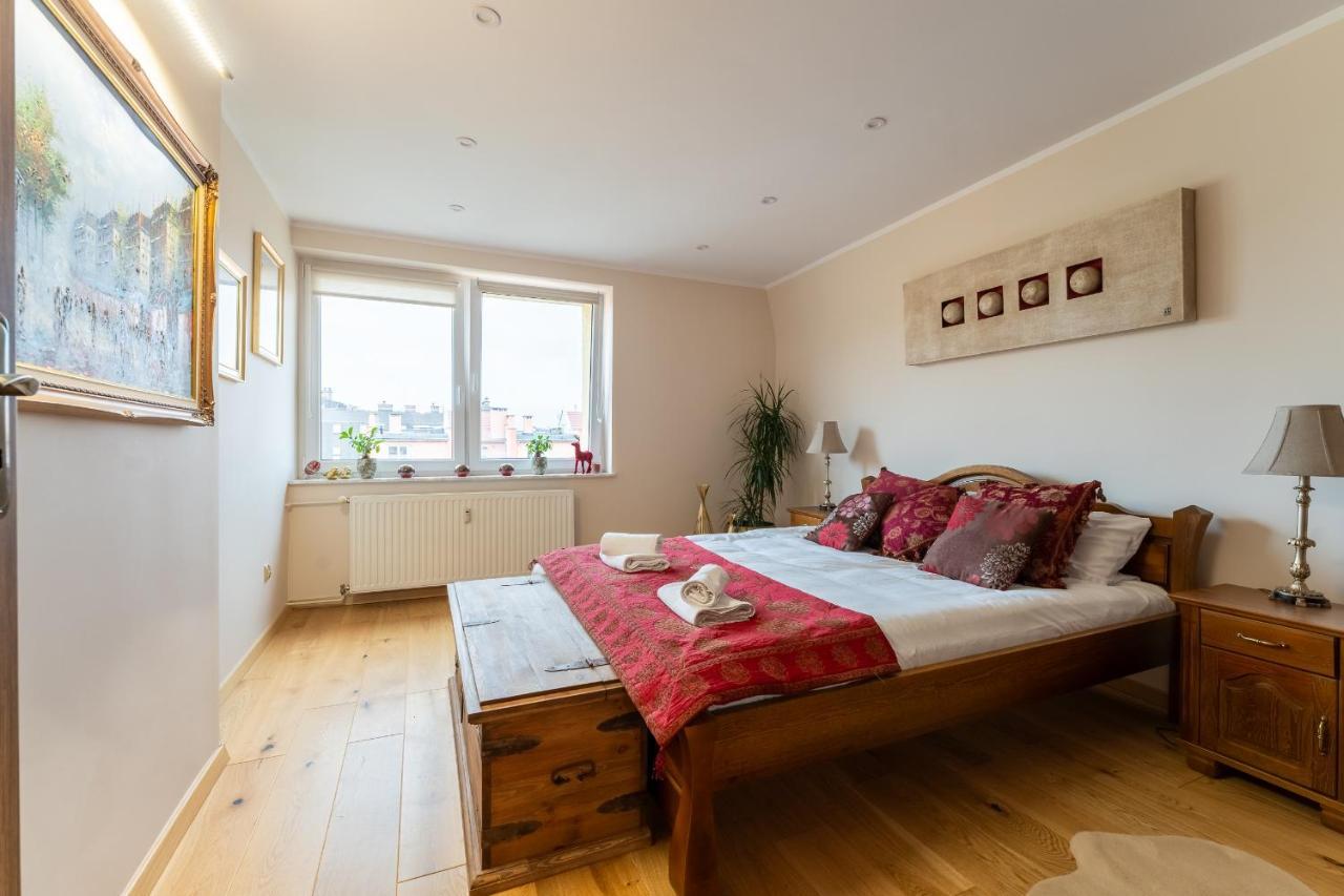Apartament Zloty Jelonek - 4 Osobowy Na Placu Ratuszowym - Space Apart Еленя-Гура Экстерьер фото